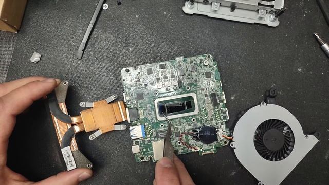 Intel NUC shutting off repair/fan replacement смотреть онлайн
