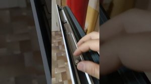 Фурнитура KNG для фрамуги с ручкой сбоку.