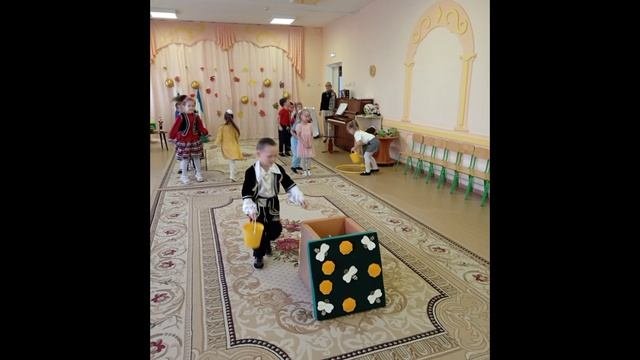 Праздник День Республики.