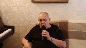 Оплавляются свечи...