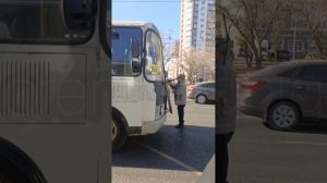 В Оренбурге водитель выгнал пьяного мужчину из автобуса 63 (79н)