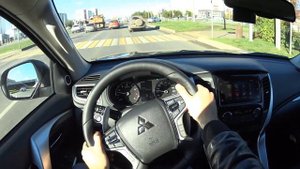 2016 Mitsubishi Pajero Sport City Driving