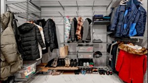 Аристо (гардеробная комната)