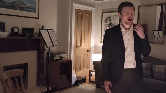 'Vesti La Giubba' (Leoncavallo) - Alasdair Robertson - GU Opera Society Virtual Performances 2021 смотреть онлайн