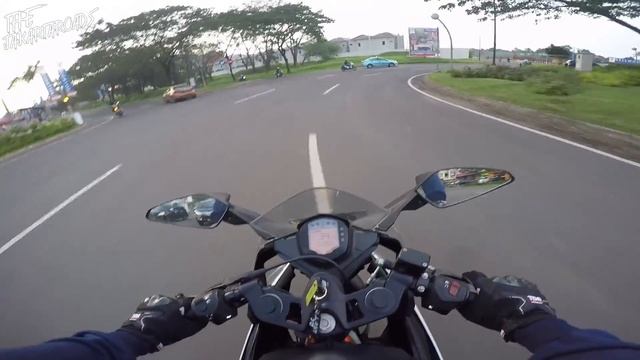 KTM RC 250 TESTRIDE! смотреть онлайн