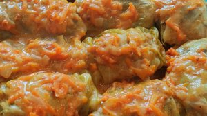 Голубцы из молодой капусты.