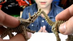 Археологические раскопки и светящийся скелет динозавра Archaeological excavations  dinosaur skeleto