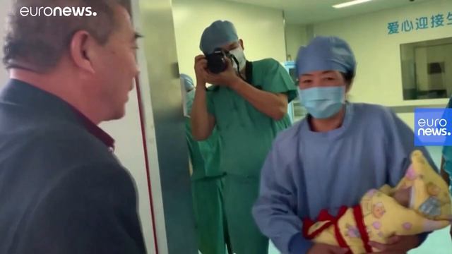 Çin'in en yaşlı doğum yapan kadını: 67 yaşında kız çocuğu oldu смотреть онлайн