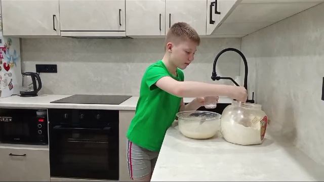 Готовим оладьи... Люблю готовить...!!!