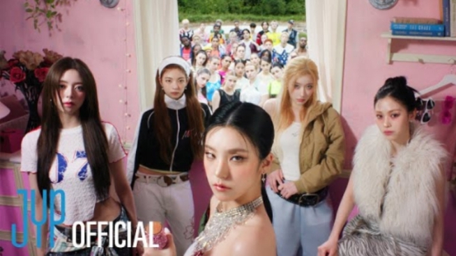 ITZY "GOLD" MV