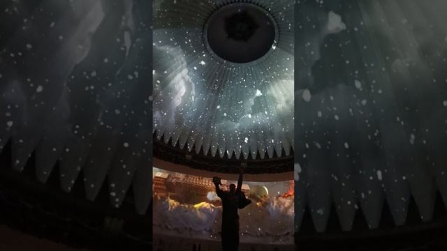 Световое шоу в зале Славы музея Великой Отечественной Войны на Поклонной горе
