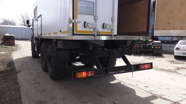 Автомобиль для перевозки опасных грузов, взрывчатых веществ и взрывчатых материалов на базе шасси Ка