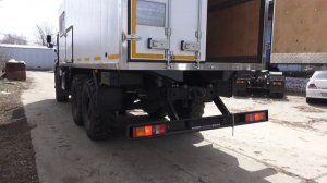 Автомобиль для перевозки опасных грузов, взрывчатых веществ и взрывчатых материалов на базе шасси Ка