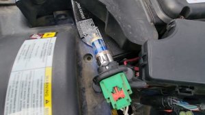 Jeep Patriot - HEADLIGHT LIGHT BULB REMOVAL / REPLACEMENT