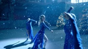 Lindsey Stirling - Carol of the Bells (Official Music Video)