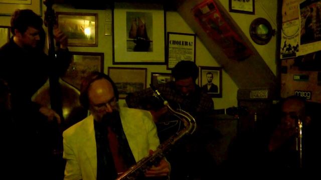 "ROYAL GARDEN BLUES": SCOTT ROBINSON, DION TUCKER, MATT MUNISTERI, NEAL MINER at THE EAR INN 3/13 смотреть онлайн