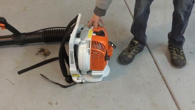 Cold Start On BR 200 Backpack Blower смотреть онлайн