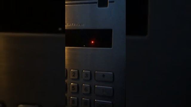 Лайфхак - Как быстро открыть дверь домофона без ключа и кода. смотреть онлайн