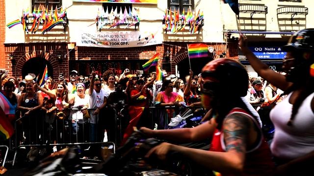 Dragonette's Martina Sorbara On Finding A Home With The LGBTQ Community | Fuse смотреть онлайн