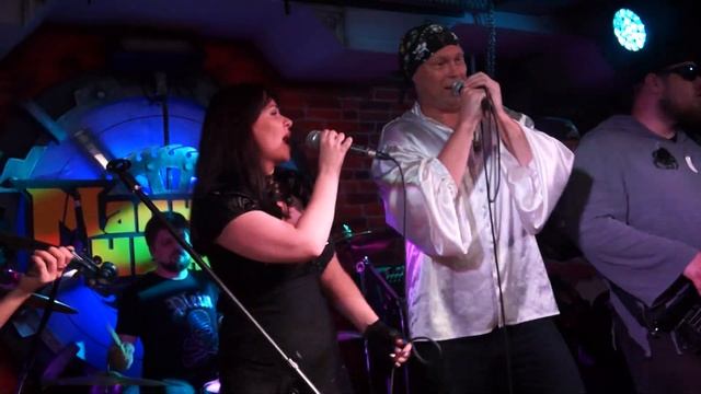 Группа "Кадры" (cover гр. Король и Шут) рок-клуб Machine Head - Девушка и Граф. смотреть онлайн