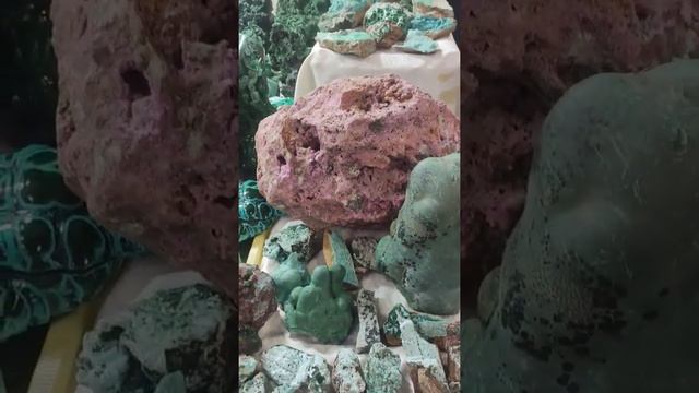 Самоцветный развал на ВДНХ 02.04.2022 Бирюза и малахит