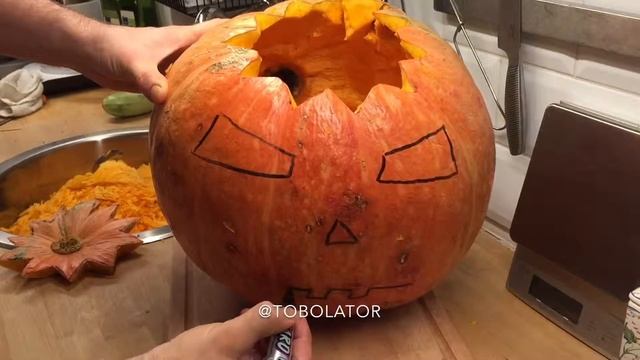 КАК ВЫРЕЗАТЬ ТЫКВУ НА ХЭЛЛОУИН/ ПРОСТОЙ СПОСОБ СДЕЛАТЬ ТЫКВУ НА ХЭЛЛОУИН смотреть онлайн