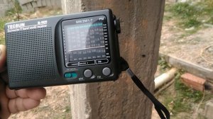 Tecsun R 909 na faixa de ondas curtas