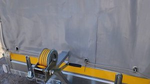 Кронштейн с лебедкой и клапан передний для тента