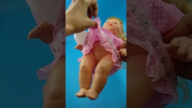 Говорящая кукла My First Doll с бутылочкой смотреть онлайн