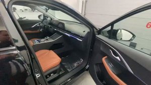 OMODA C5 Supreme черный с коричневым салоном