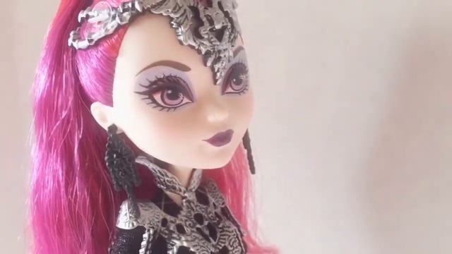 The Teenage Evil Queen Mira Shards Ever After High Doll Review Raven Queen Comparison смотреть онлайн