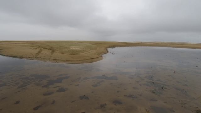 СПИЦИНО как почистили деревенский пляж . ремонт крыши продолжается ..