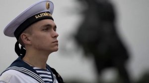 ДЛЯ ЧЕГО НА БЕСКОЗЫРКЕ ЛЕНТОЧКА ?