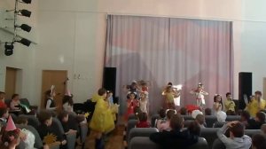 Пусть падают капли, а мы веселимся)))