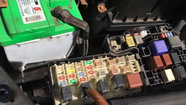 ac compressor relay location for 2003 Toyota Camry смотреть онлайн