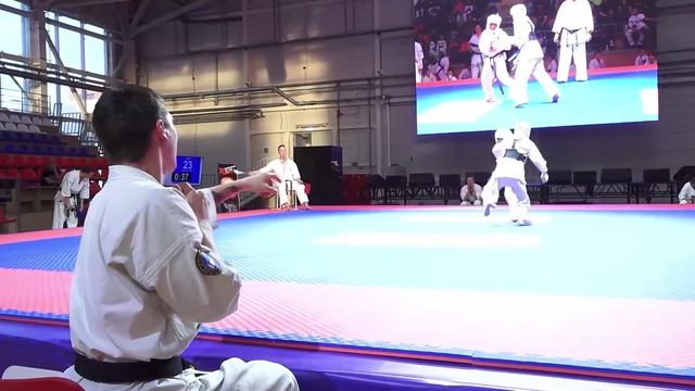 (15.10.2024) Массовое тренировочное занятие по карате провели в спортивном центре "Дзёмги-арена"