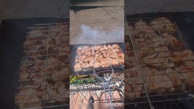 На Даче Шашлыки готовлю.