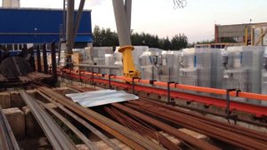 Установка троллейного шинопровода на козловом кране