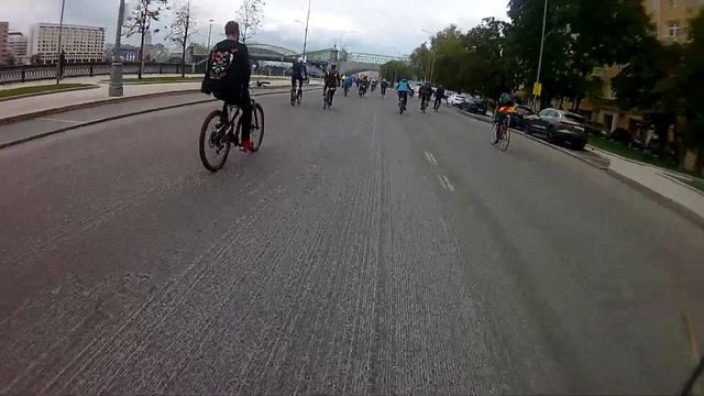 Осенний велопарад 2017 или мокрая дорога домой. смотреть онлайн