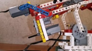 Манипулятор с четырмя функциями. Лего Техник.  Робототехника