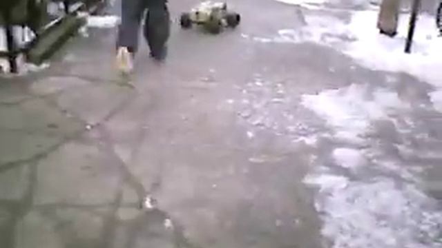 R/c Hummer H1 spining on ice and snow