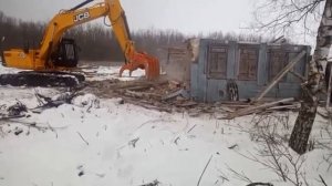 СНОСИМ СТАРЫЙ ДОМ ГУСЕНИЧНЫМ ЭКСКАВАТОРОМ JCB205 и ГИДРОГРАБЛЯМИ WOODCRACKER G1250