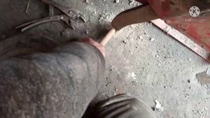 Пресс Welger AP 61. Установил колесо на подборщик для удобства.