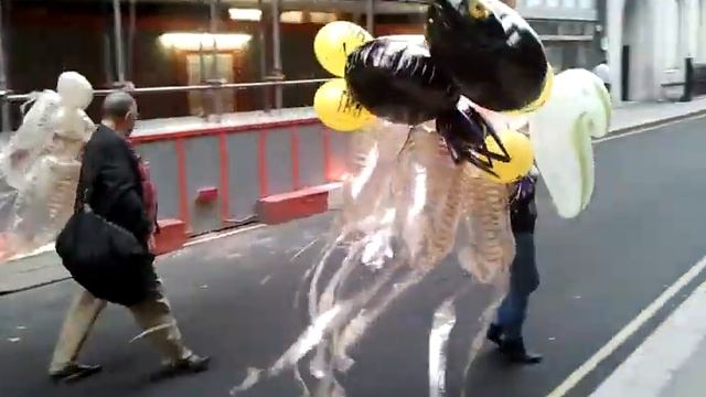 Воздушные шары к Хеллоуину смотреть онлайн