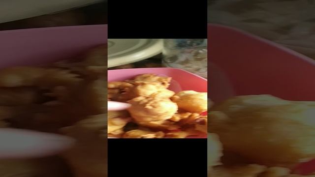 Ёжики жаренные с сосисками во фритюре ,Тесто дрожжевое.!