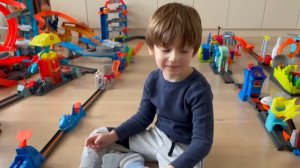 HOT WHEELS CITY BIGGEST EVER! DRIVE ON THROUGH THIS HUGE COLLECTION OF HOT WHEEL CITY SETS! WELCOME