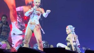 Doja Cat - Get Into It (Yuh) LIVE (4K)