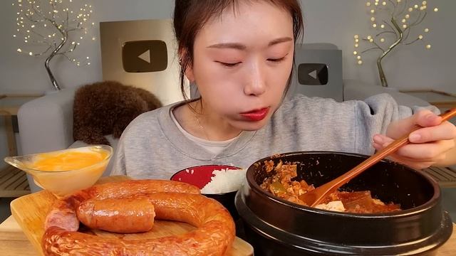ASMR 진짜 간단하게 참치찌개 킬바사소세지 3개 밥 리얼먹방 :) Tuna stew, long sausage, rice MUKBANG