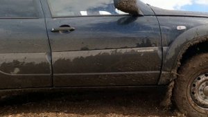 засадили KIA Sorento по следам Chevrolet Niva.