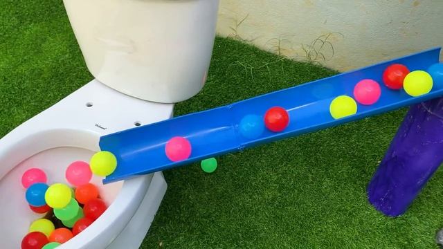 Игрушки с шариками Бегают наперегонки против Кока-Колы, разной Фанты, Миринды и Ментоса